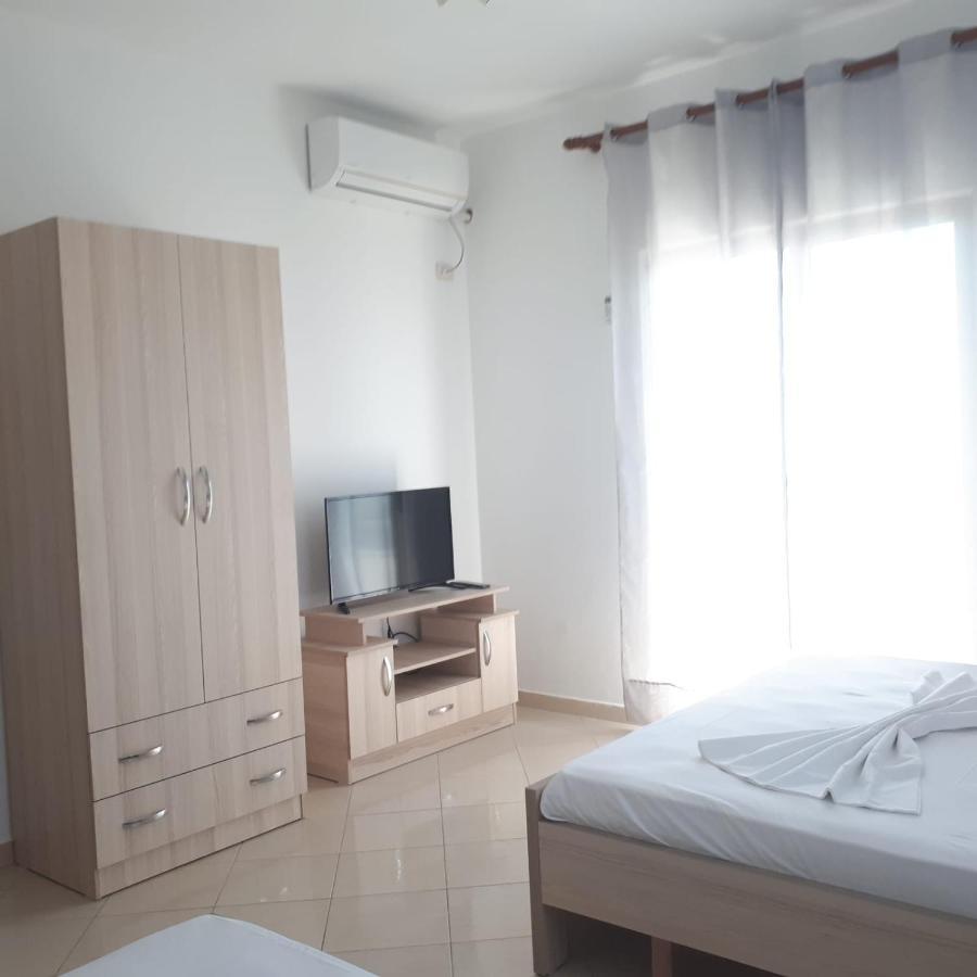 "Adriatik Hills" Apartments Complex ドゥラス エクステリア 写真