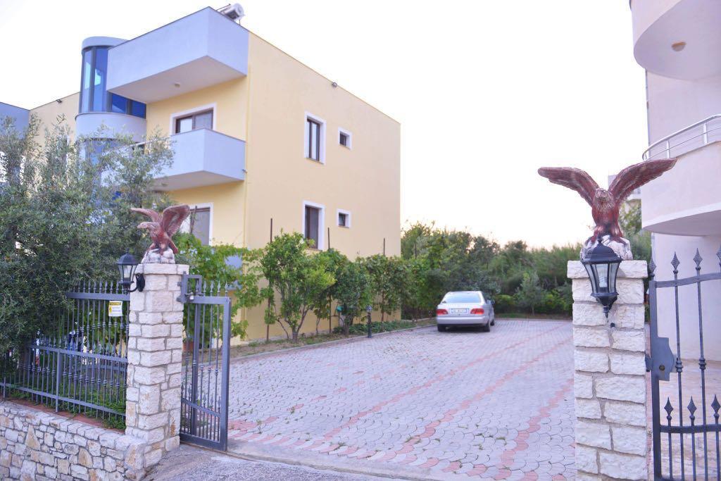 "Adriatik Hills" Apartments Complex ドゥラス エクステリア 写真